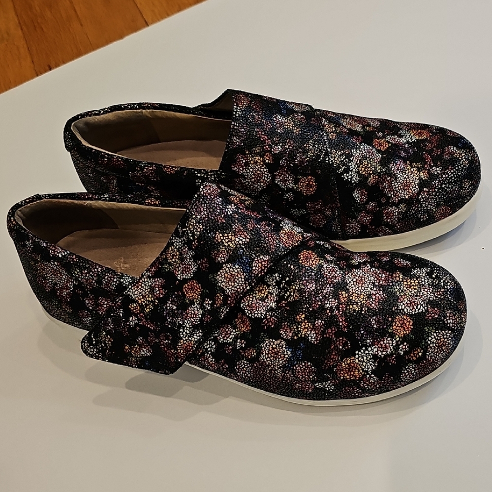 Alegria Floral Patterned Flats Traq Qin Size 38